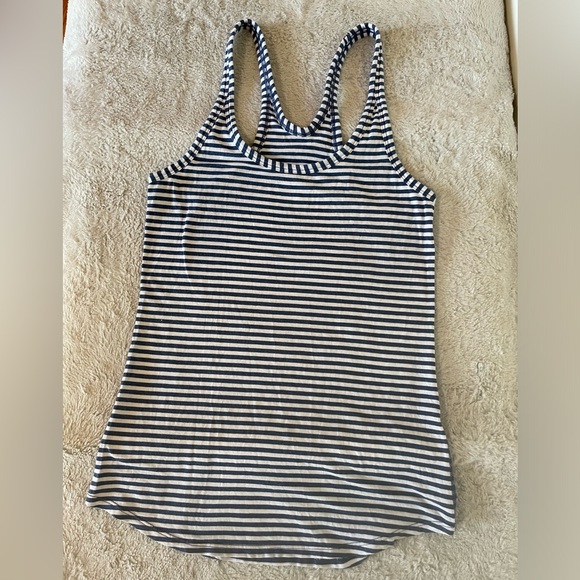 2 Lululemon Studio Racerbacks - Picture 12 of 16